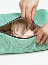 Load image into Gallery viewer, Your FREE Fresh Mint Wash Bag
